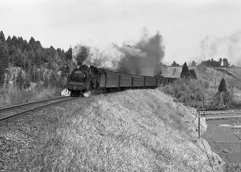 『霧島の高原を行く』 1121列車 C5526 吉都線高原 1970.3.26