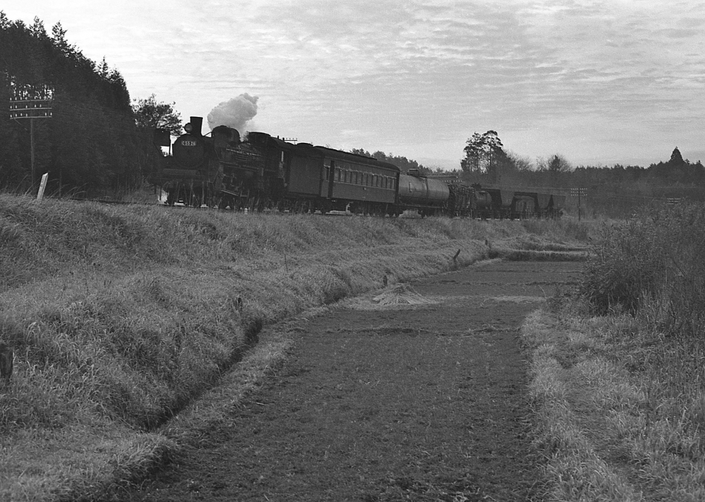 混621列車 C5526 吉都線飯野 1970.3.26