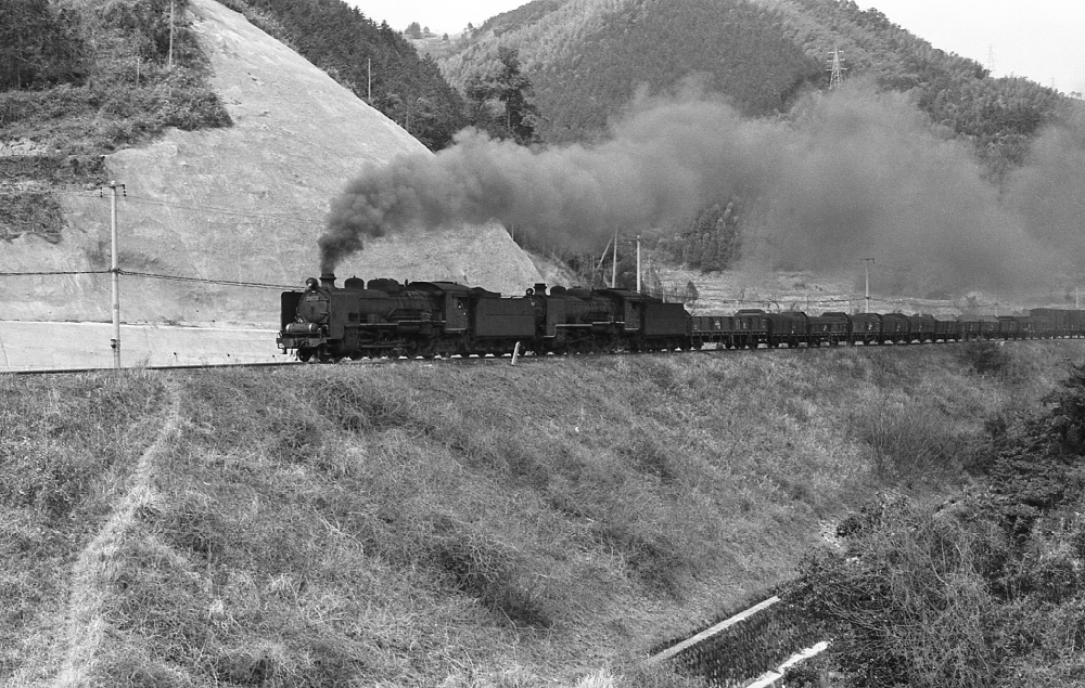 『冷水峠に挑む その２』1763列車  D6025+D6027 筑豊本線筑前内野 1970.3.27