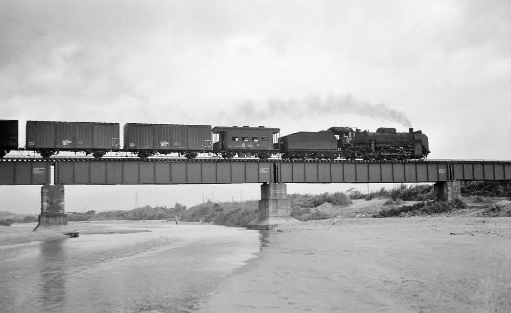 『朝明川を渡る風と汽車』 252列車 D51771 富田 1969.7.31