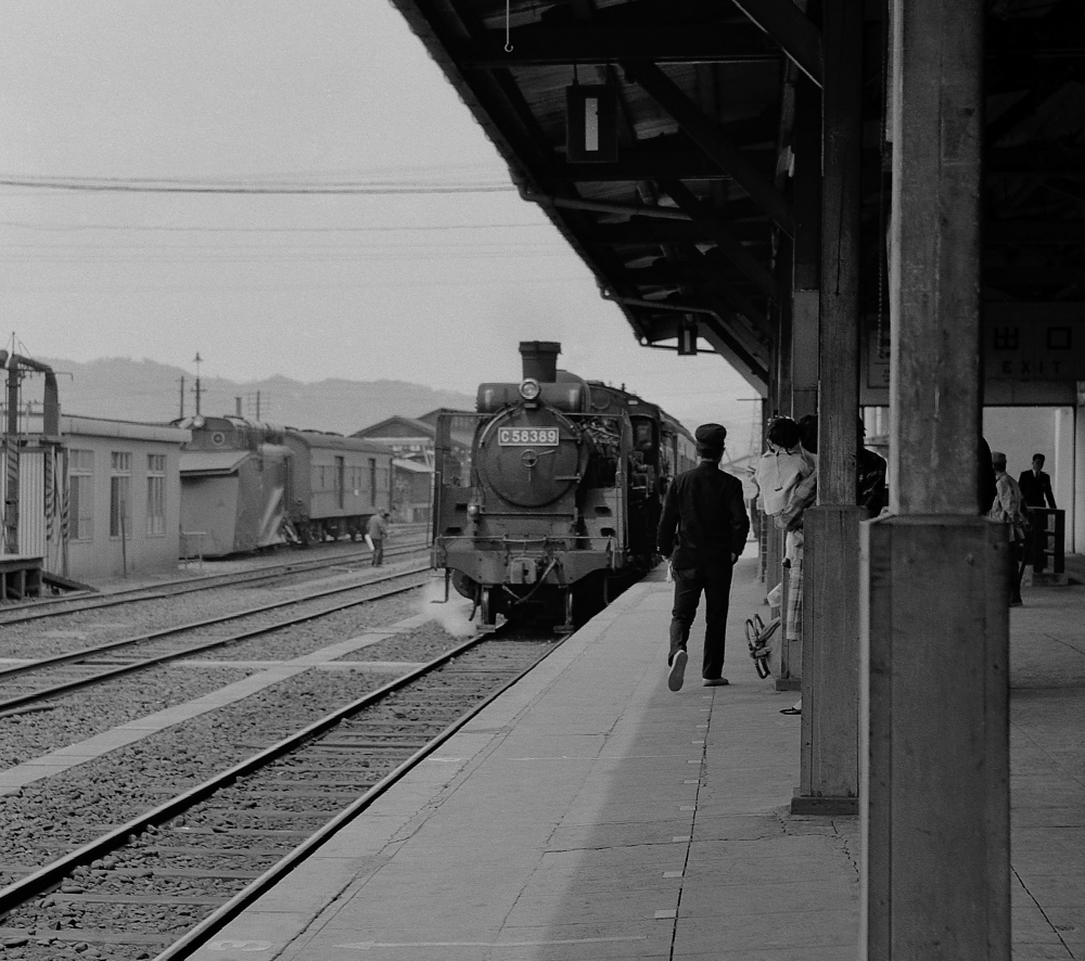 『高山駅の印象』  C58389 1966年