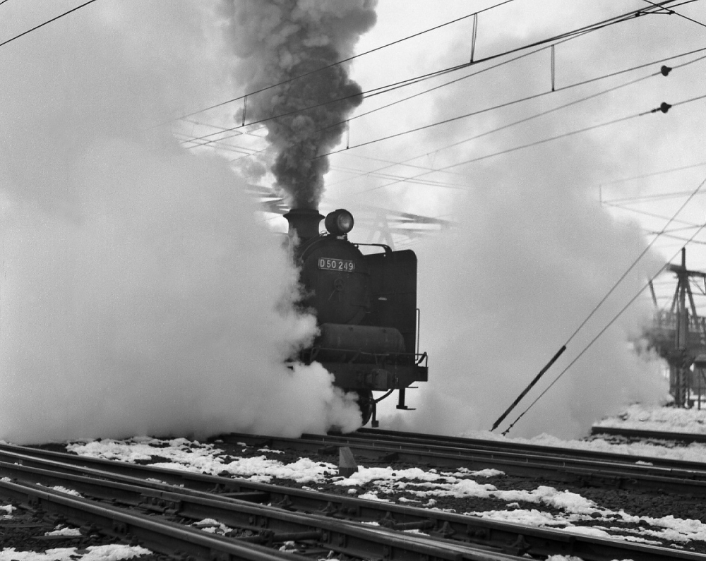 『ドレインを吹き上げて』 D50249 北陸本線米原 1968.1