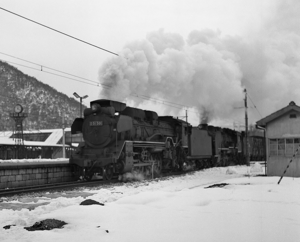 『兄弟重連』 D51501+D50 北陸本線米原 1968.1