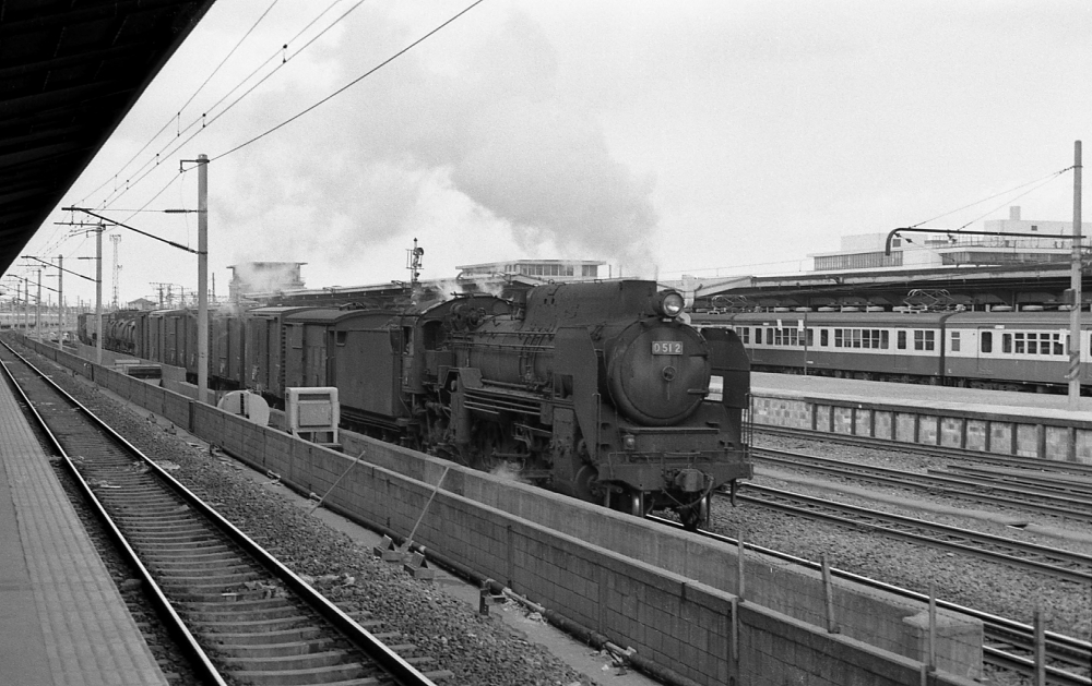 『エース名古屋駅を行く』 267列車 D512 名古屋 1971.3.14
