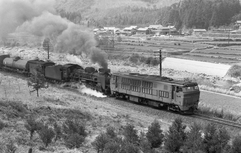 『生野越えの協調運転』 DD542+C5794 播但線寺前 1970.3.28