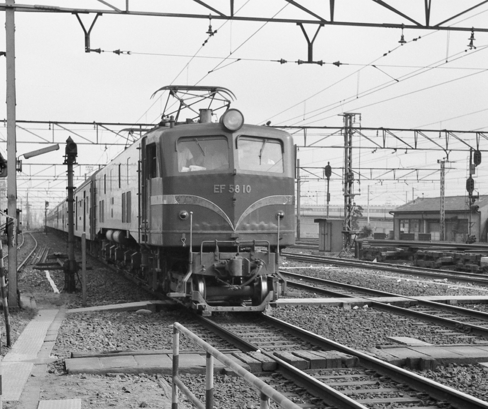 『茶釜ゴハチ名駅到着』 EF5810 名古屋 1965年頃