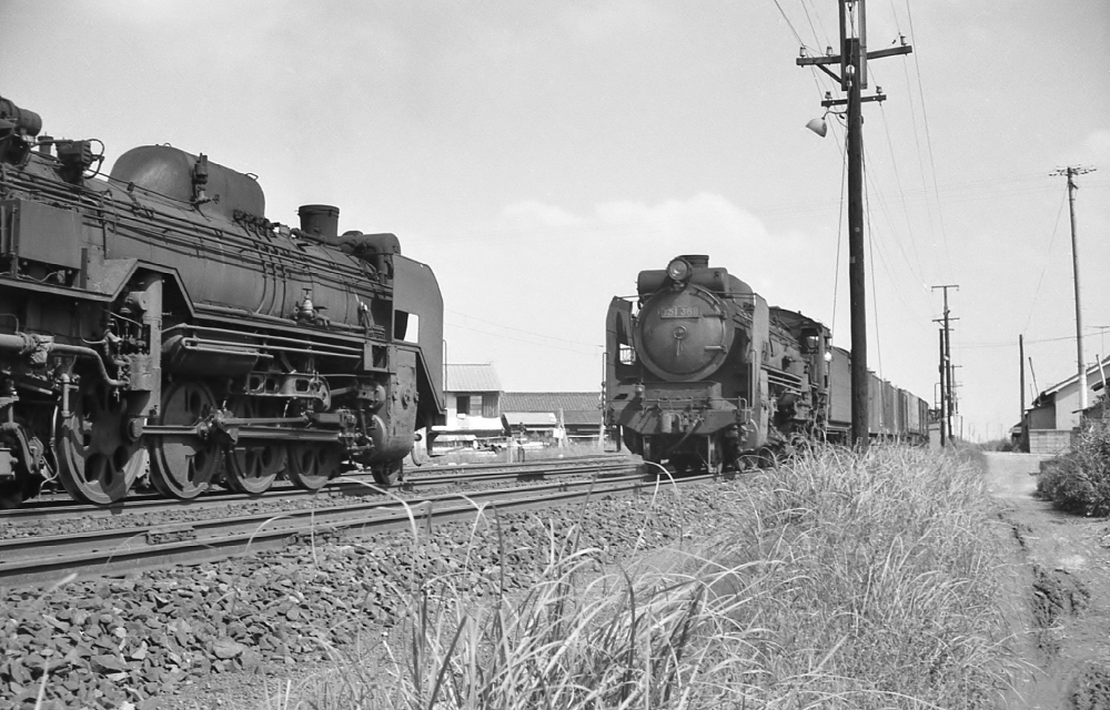 『弥富駅の列車交換』 D51369⇔D51873 1968年頃