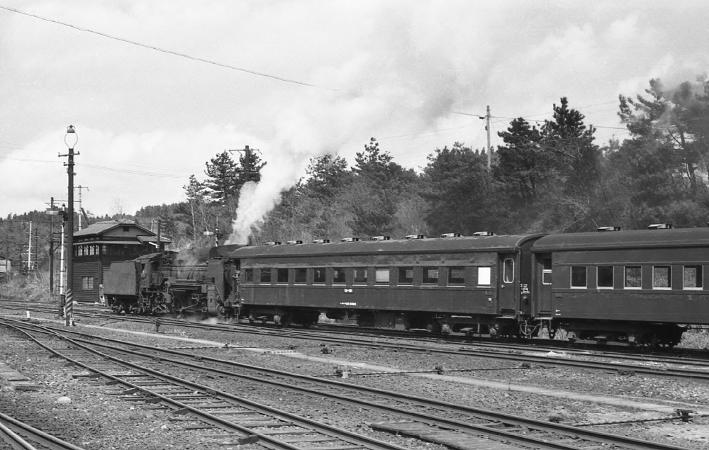 『分岐点の駅にて』 D511045 柘植 1973.3.26