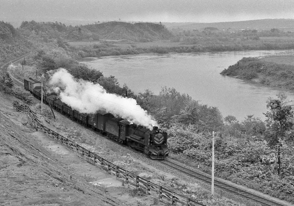 『天塩の流れに沿って その１』 4381列車 29607 宗谷本線雄信内1973.10.15