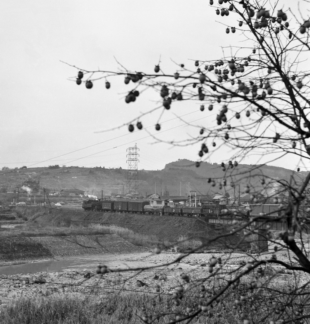 『小さな後補機』 691列車 C12166 落合川 1968.12.23