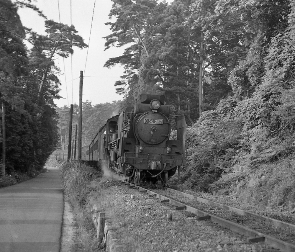 『三雲の朝』 721列車 C58267 草津線三雲 1970.8.6