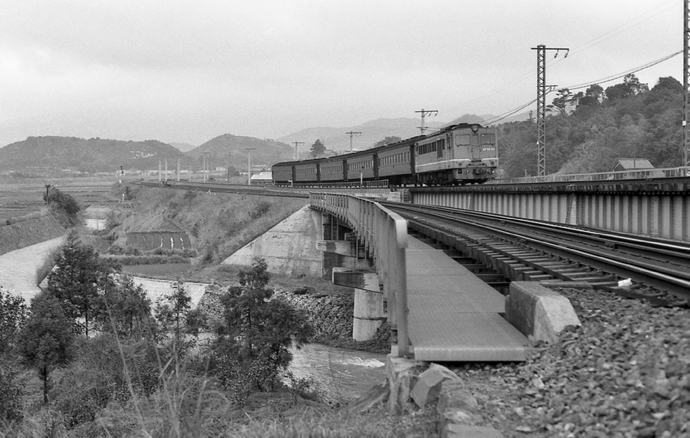 1130列車 DF5040 紀勢本線和佐 1971.4.1