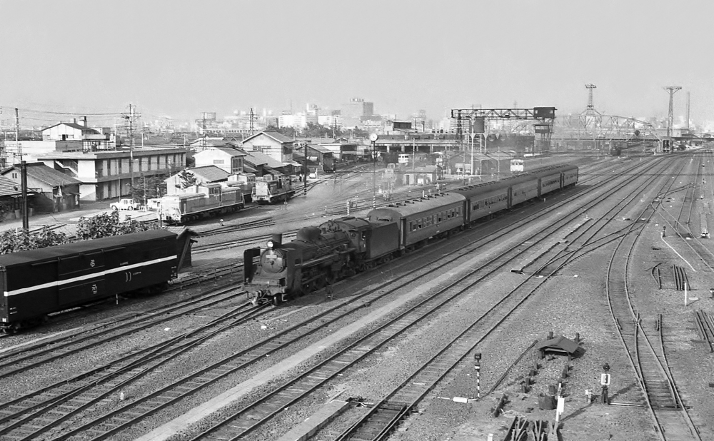 『名古屋市街をバックに』 229列車 C5723 名古屋-八田 1969.9.13