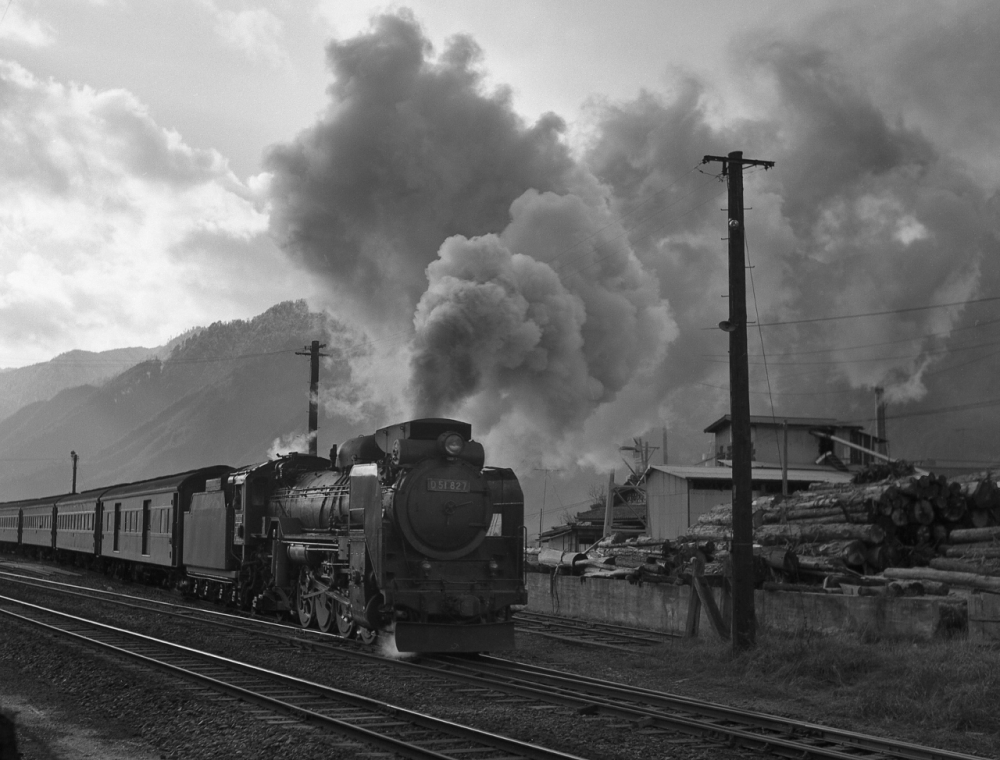 『木曾谷の夕暮れ』 830列車 D51827 坂下 1968.12.23