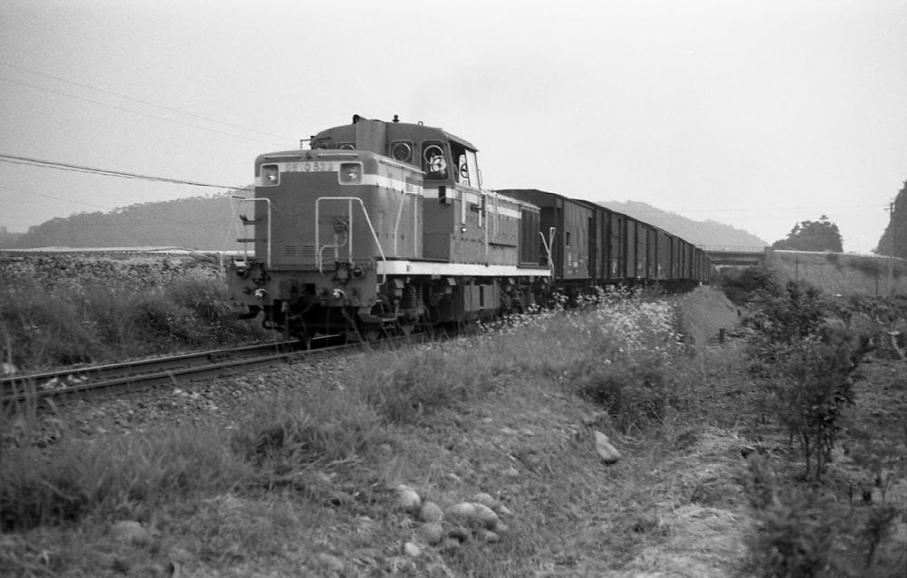 『C58の後釜』 877列車 DE10523 高山本線坂祝 1969.6