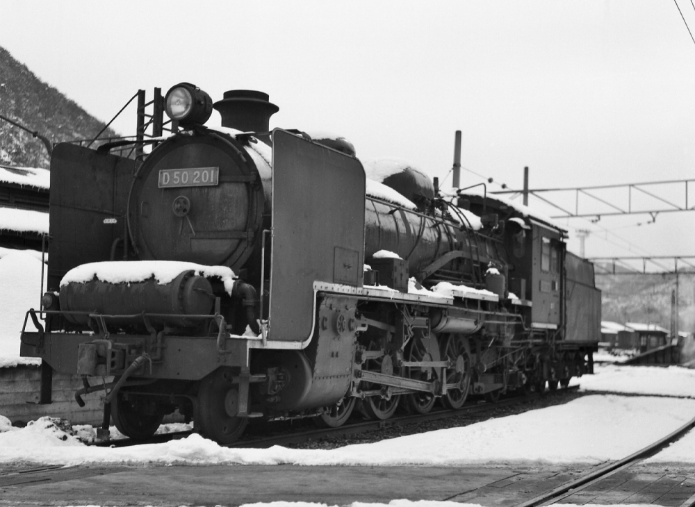 『雪化粧』 D50201 米原機関区 1968.1