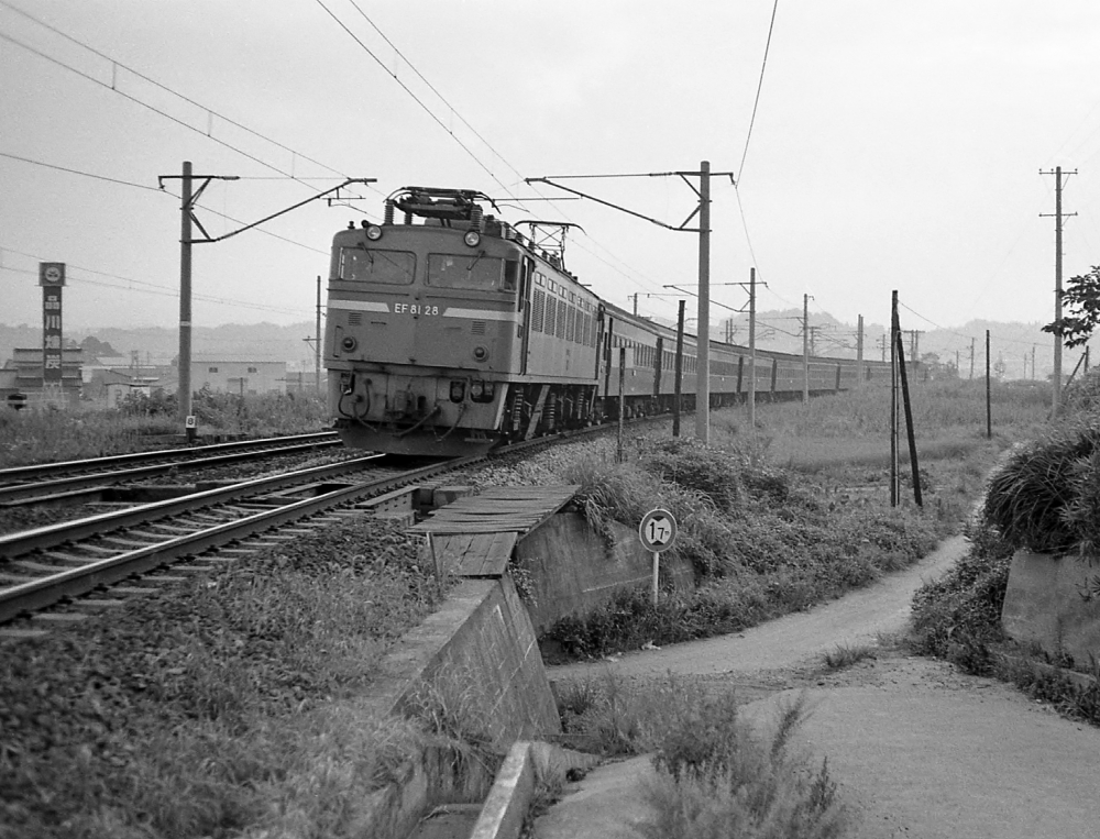 急行8601列車白山51号 EF8128 北陸本線津幡 1970.8.4