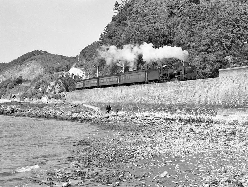 135列車 C6132 鹿児島本線上田浦 1970.3.25