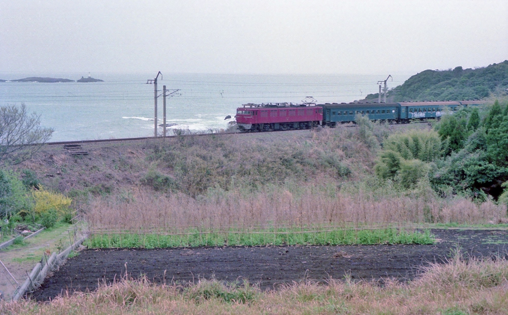 532列車 ED76 日豊本線美々津 1977.3