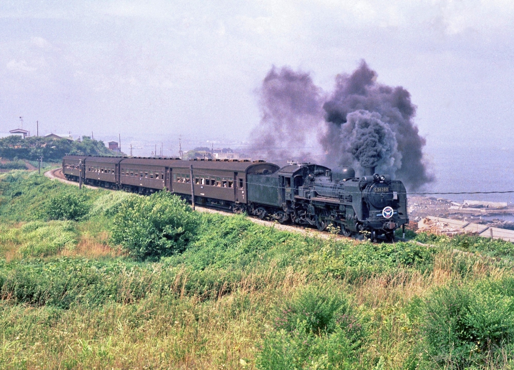 『しらはま号種差海岸を行く』 9641列車しらはま号 C58393 八戸線鮫 1971.8.10