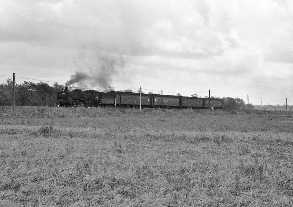 『熱き心に』227列車 C57135 室蘭本線安平  1973.10.17