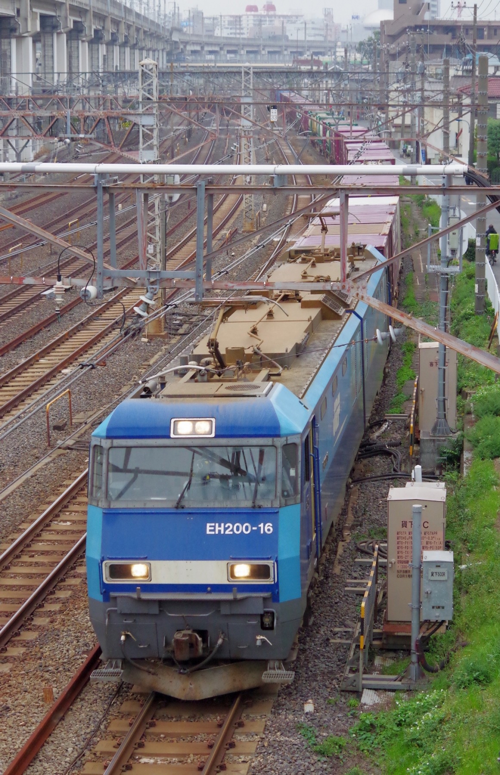 2071列車 EH200-16 東北本線東十条 2014.11.8