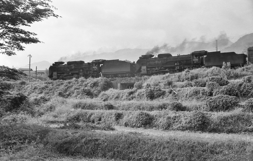 『D51重連木曾谷を下る』 832列車 D51707+200 田立 1970.5.31