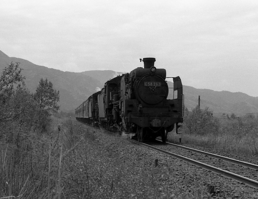 『C58重連小浜線を行く』 921列車 C58263+C58222 西敦賀 1971.5.3