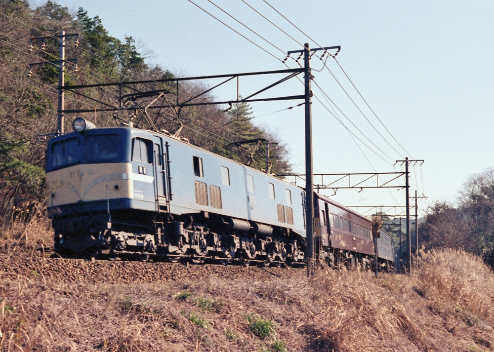 『急行あまみの先頭に立って』 急行9601列車あまみ EF5853 東海道本線柏原 1971.12.29