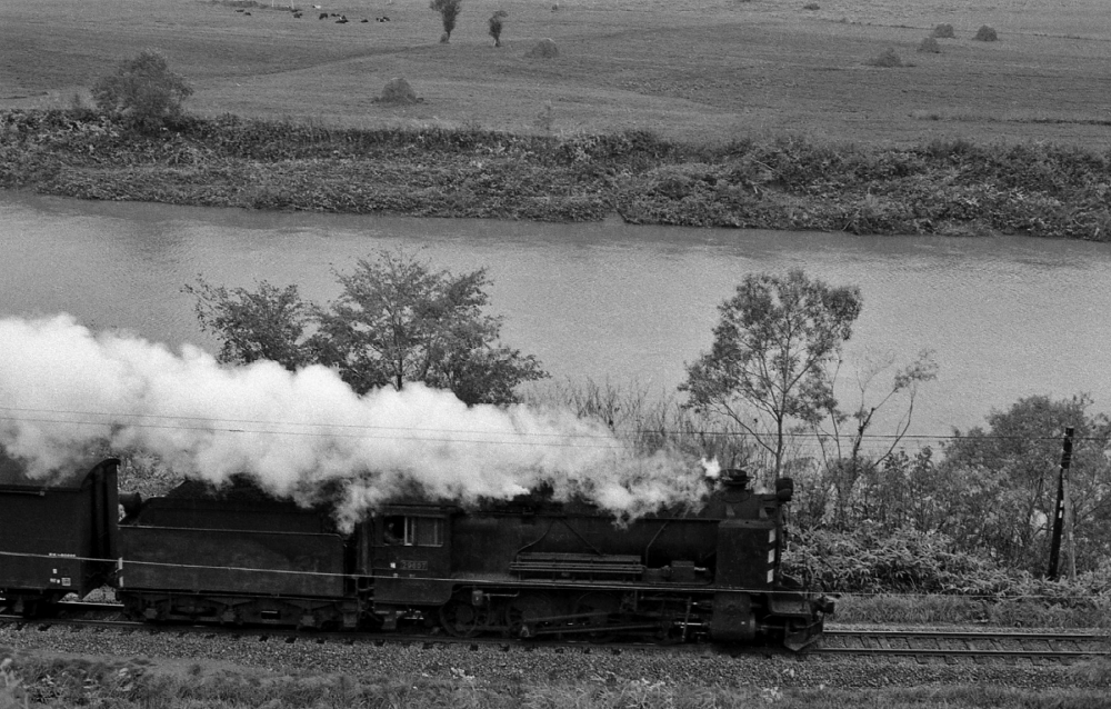 『天塩の流れに沿って その２』 4381列車 29607 宗谷本線雄信内 1973.10.15