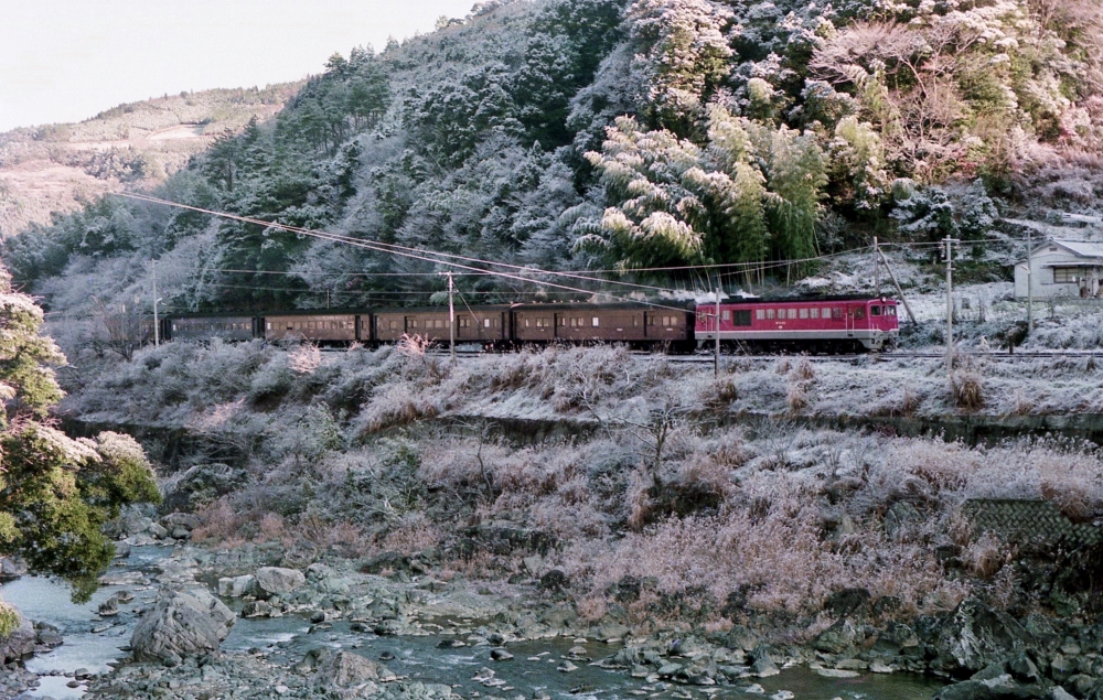 『大歩危峡の朝』 224列車 DF50 土讃本線大歩危 1976.1.6