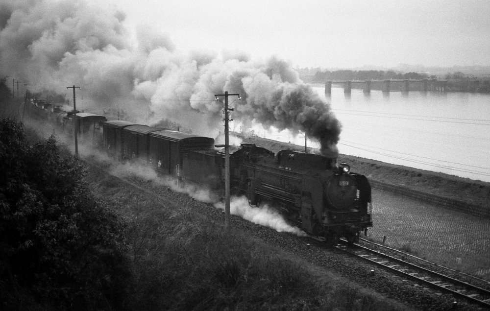 『雨中の力走』 265列車 D512 鈴鹿 1971.3.31