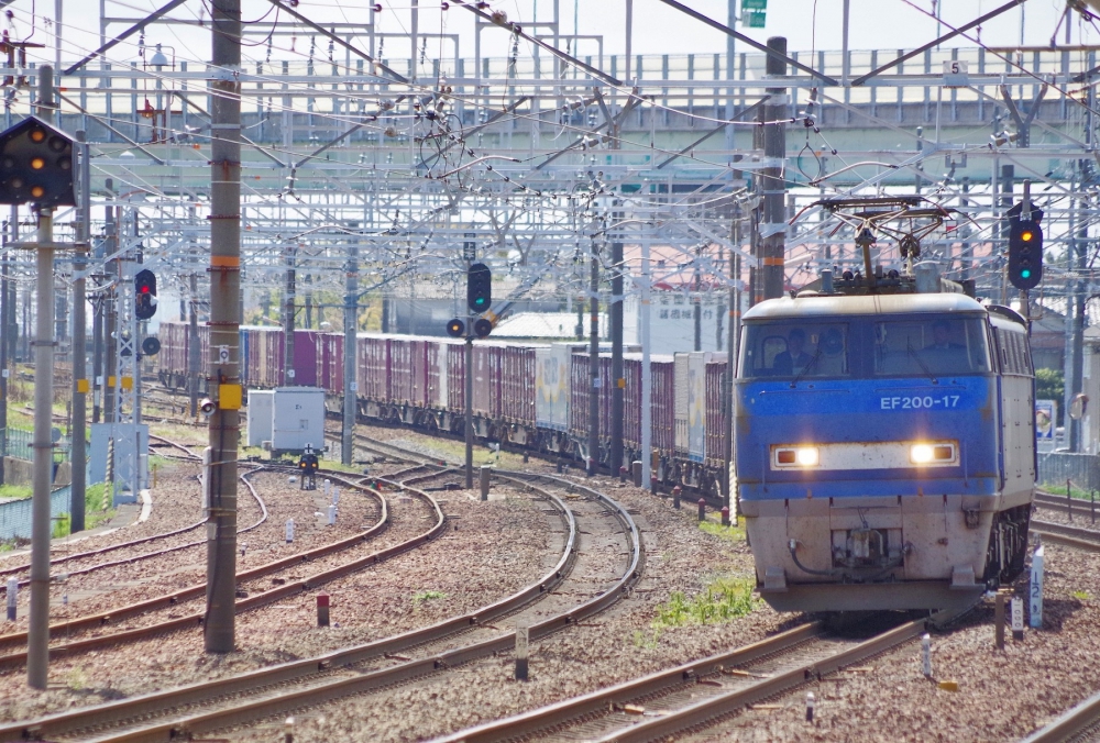 『1300t貨物を従えて』 5071列車 EF200-17 清洲 2017.4.18