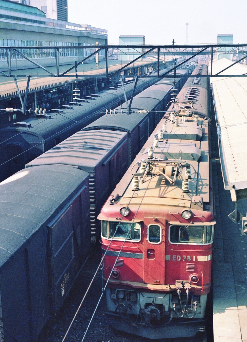 『赤い交流機』 仙山線825列車 ED781 山形 1971.8.9