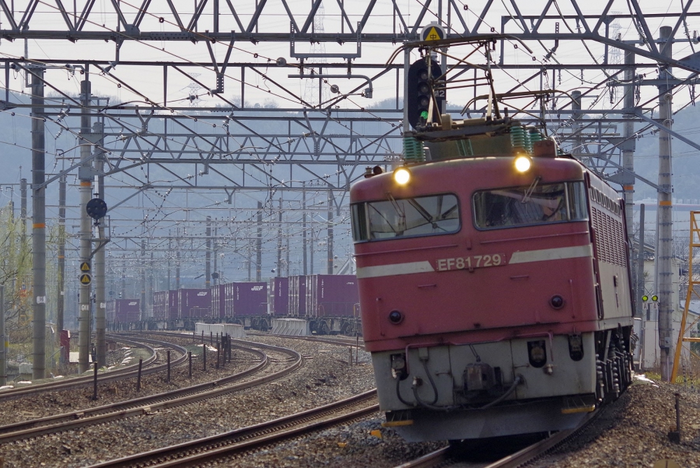 『パーイチ山崎を行く』 4071列車 EF81729 東海道本線山崎 2016.3.5