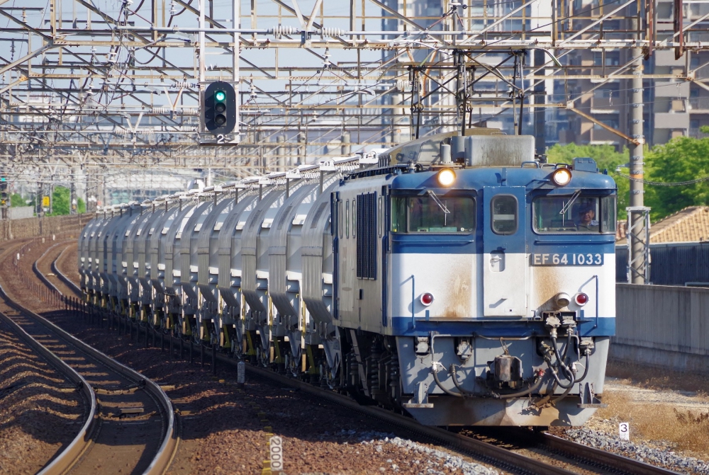 『６月の造形』 5767列車 EF641033 東海道本線大高 2018.6.1