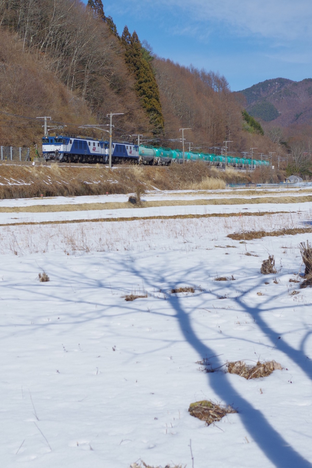 『鳥居峠を越えて』 3084列車 EF641027+1045 中央西線藪原 2017.2.1