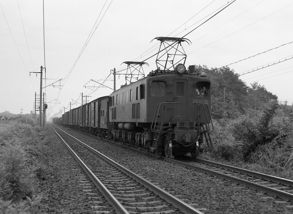 『旧形デッキ付ガマ関東を行く』  EF1570 東北本線野木 1971.8.14