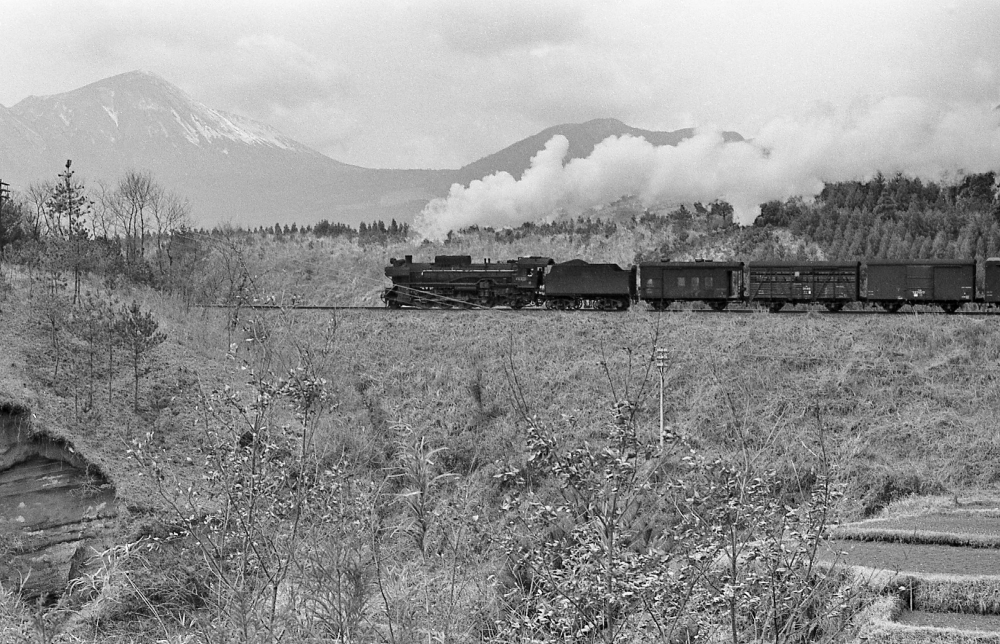 『高千穂を右手に』 692列車 D51 吉都線高原 1970.3.26