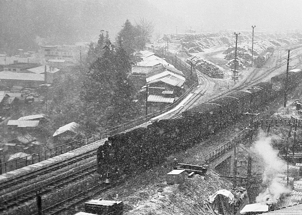 『雪の降る街を』 地貨4652列車 D51898…921 上松 1970.12.26