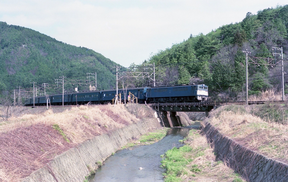 急行阿蘇を牽く急客機EF6110 1206列車 柏原 1974.4.6