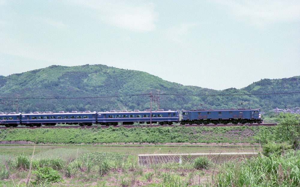 『春の湖東を行く』 8164列車 EF58 近江長岡 1975.5.28