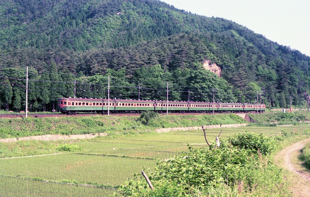 80系３つ窓湘南電車 柏原 1975.5.28