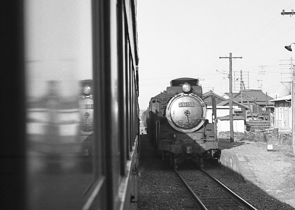 『長島駅の列車交換』257列車 D51155 長島 1970.3.19