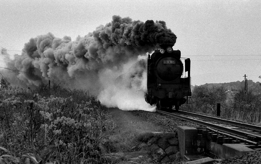 『煙に巻かれて』 8370列車 D51105 宗谷本線東風連 1973.10.14