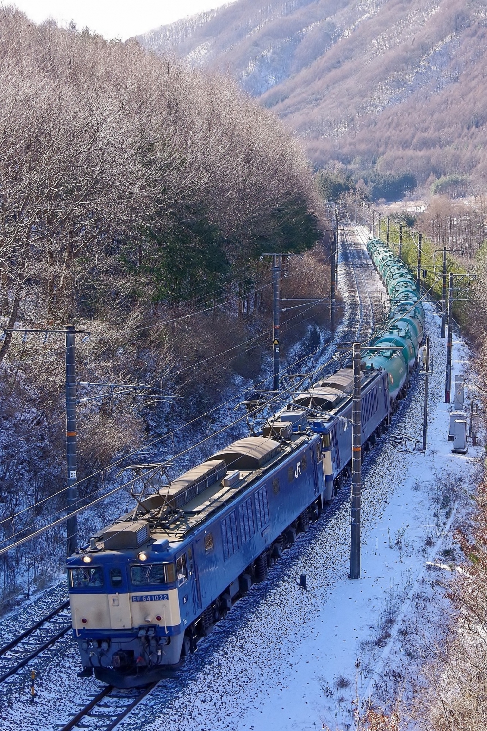 『厳冬の鳥居峠越え』6883列車 EF641022+1026 中央本線藪原 2019.1.18