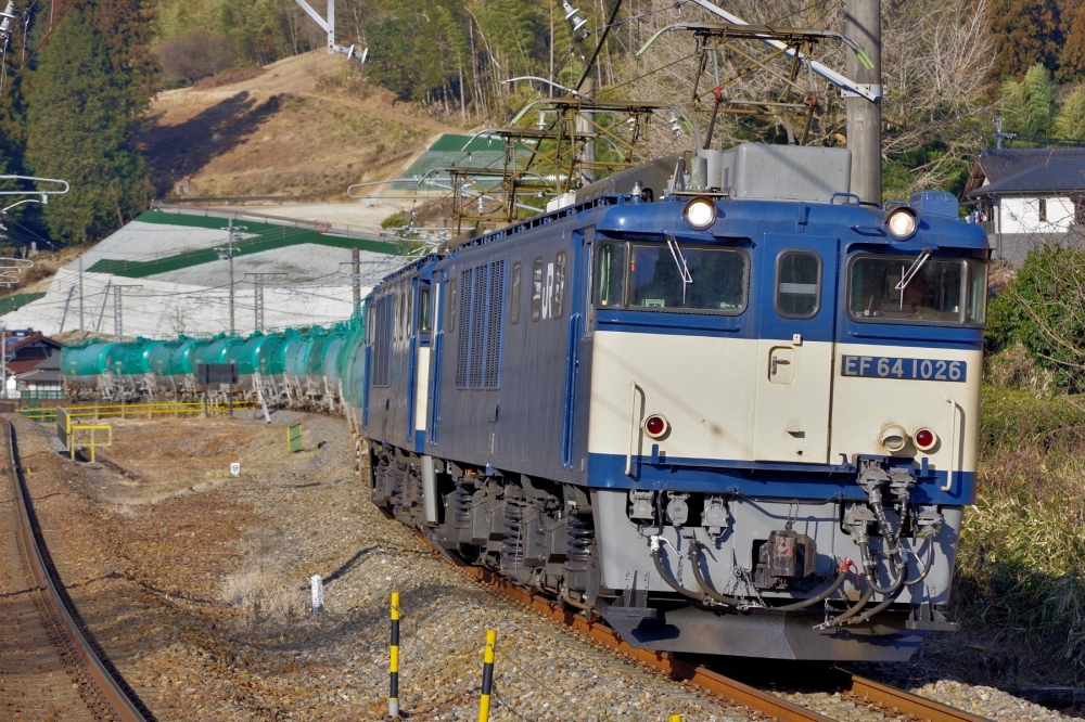 『田立のＳ字カーブを行く』 6883列車 EF641026+1023 中央本線田立 2019.2.23