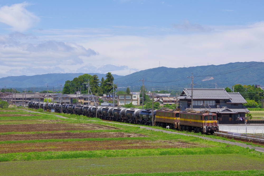 『養老山地をバックに』3714列車 三岐線大安 ED451+2 2019.6.17