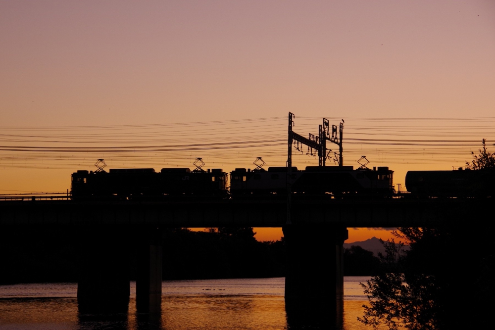 『遠き山に日は落ちて』8885列車 EF641043+1020 枇杷島 2019.11.12