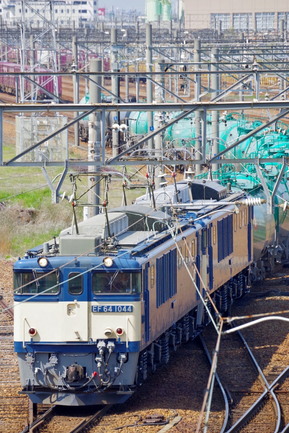 『原色重連発進』5875列車 EF641044+1033 稲沢 2020.4.9